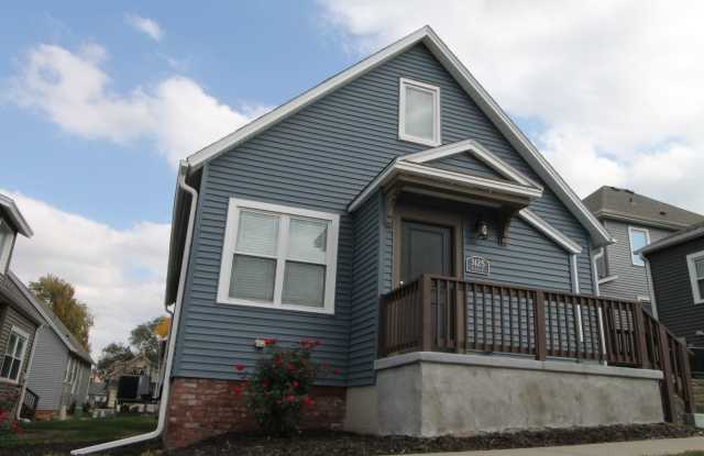 The Big Master 3 bedroom home-- A Must-See at the Cottages on Vinton. Reserve Now!