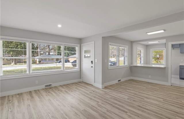 1808 Brewer Boulevard SW