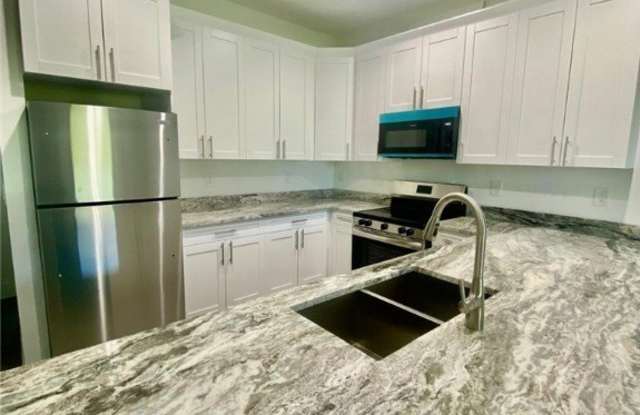 5425-5427 Centennial Boulevard