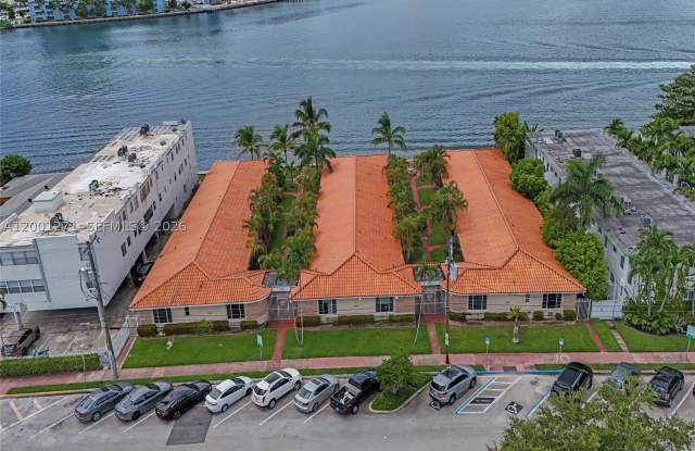 2170 Bay Dr