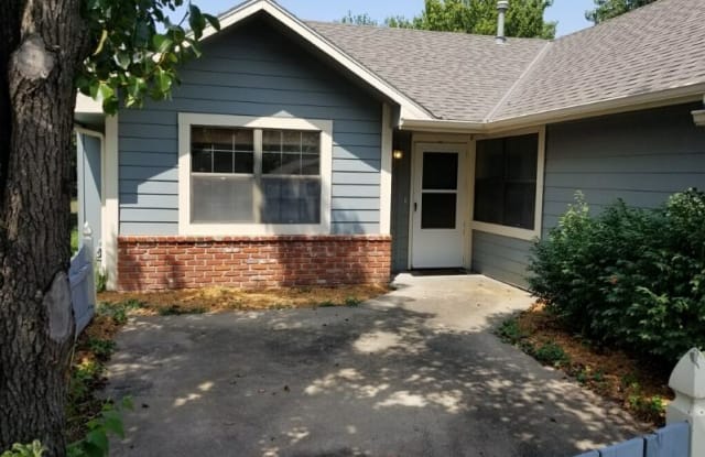 3906 W 10th Cir - 3906 West 10th Circle, Lawrence, KS 66049