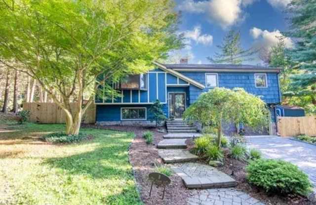 8 Snug Harbor Drive