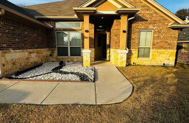 Spacious 4BR House in Harker Heights