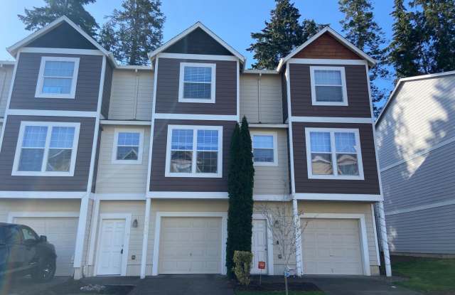 Adorable 3 Bedroom Townhouse in Beaverton!