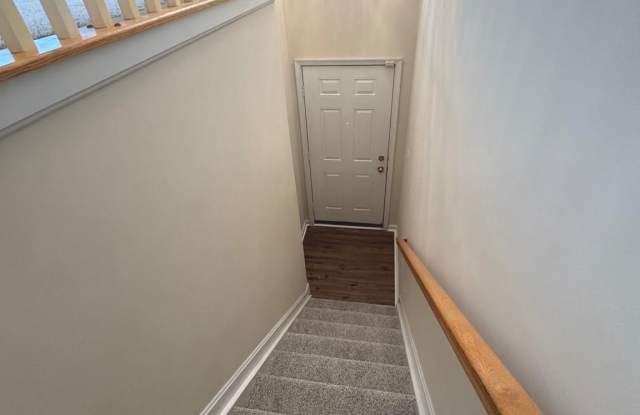 8730 PHIPPS FARM Way