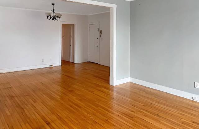 131 N Addison Avenue