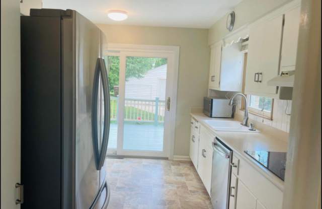 5550 North Navajo Avenue