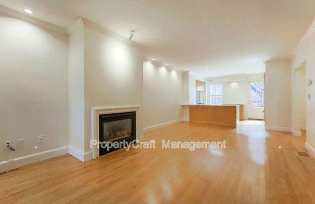 29 E. Springfield St