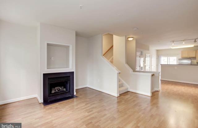 42514 MAYFLOWER TERRACE