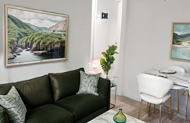 Cozy 2 bedroom duplex near the ocean