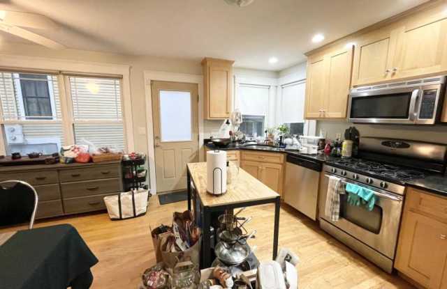 Photo of 27 Iroquois St.