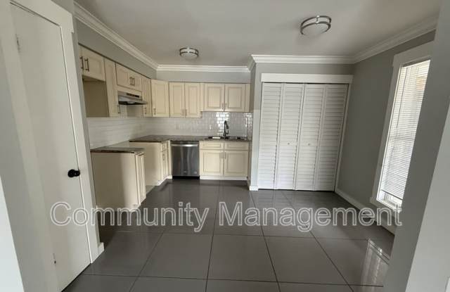 Photo of 12320 Warfield Ave