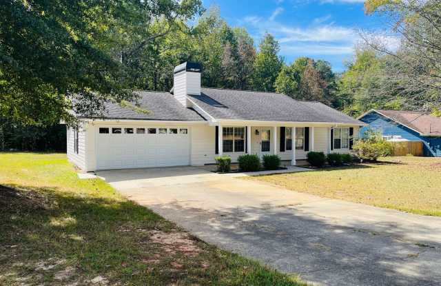 Welcome home! Great location! 3bed, 2 bath in Sharpsburg! Must see!