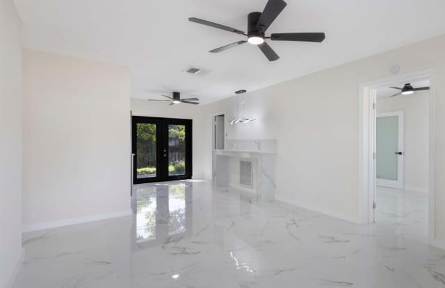 992 Mohican Boulevard