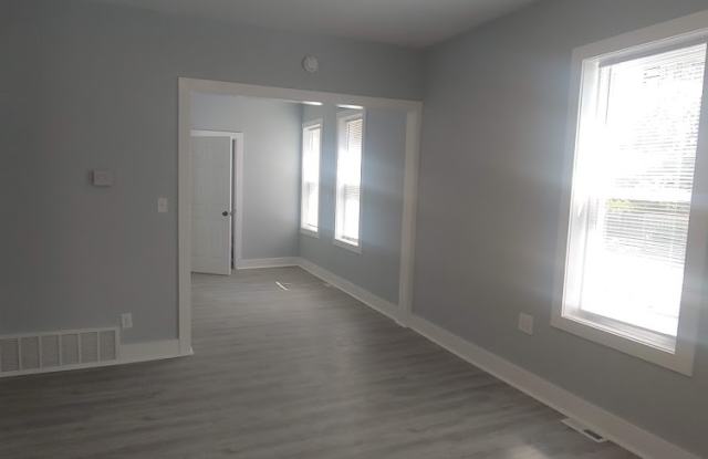 Photo of 812 East Burleigh Street - 1