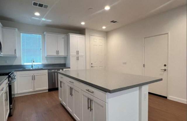 Photo of 130 Grove Court