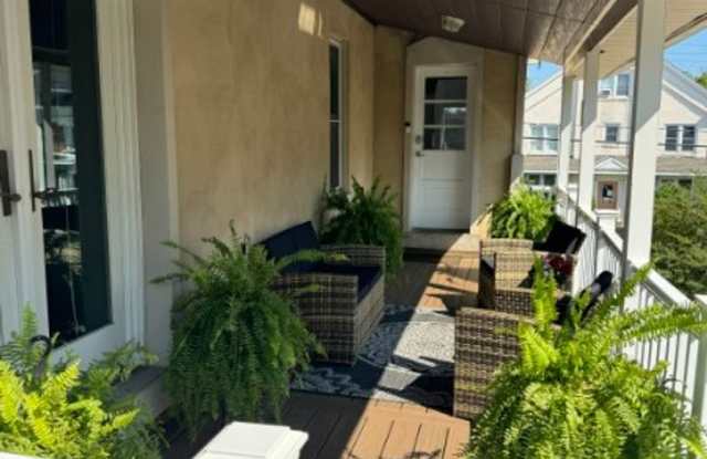 Photo of 412 E 4th Street