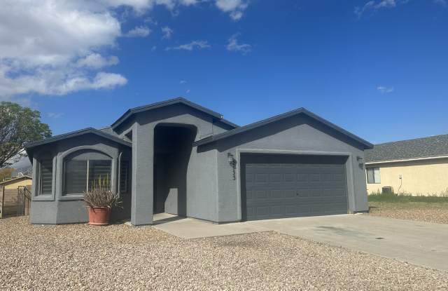 2133 E Vera Cruz Vis