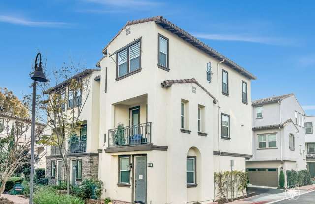 Photo of Great 2B/2.5BA Townhome in Oceanside!