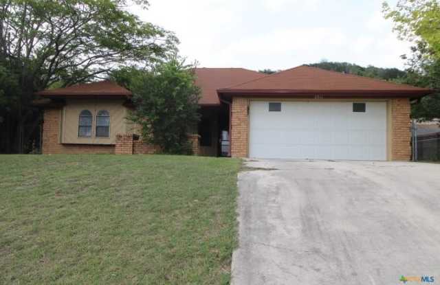 2311 Phyllis Drive