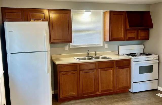 512 E Ferguson Avenue