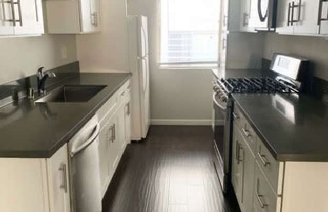 142 N CLARK DR