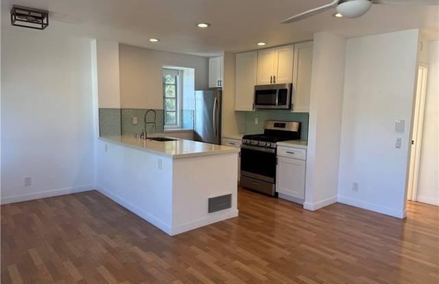 25050 Terrace Lantern