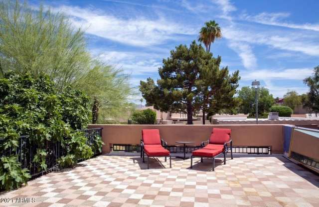 7326 N VIA DE LA MONTANA --