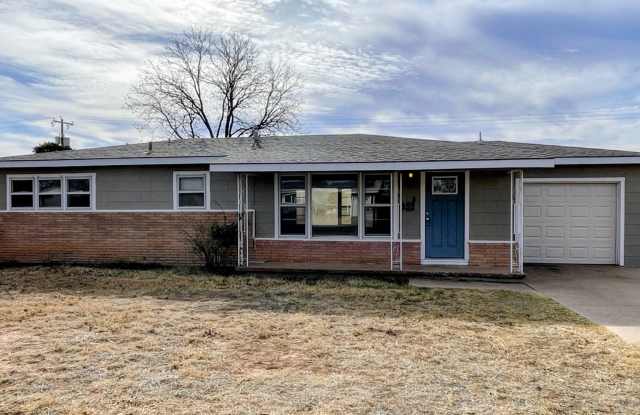 Photo of Snyder’s Best‑Kept Secret – Modern 2‑Bed Retreat Steps From Towle Park  Pool