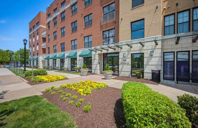 Tapestry Largo Station