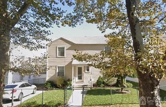 682 Jaques Street - 682 Jacques Street, Perth Amboy, NJ 08861