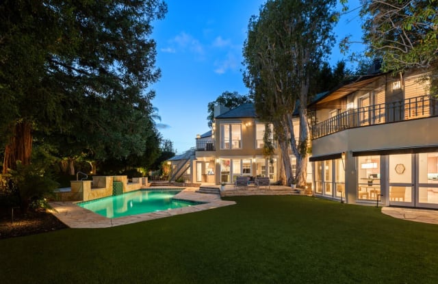 809 N Alpine Dr