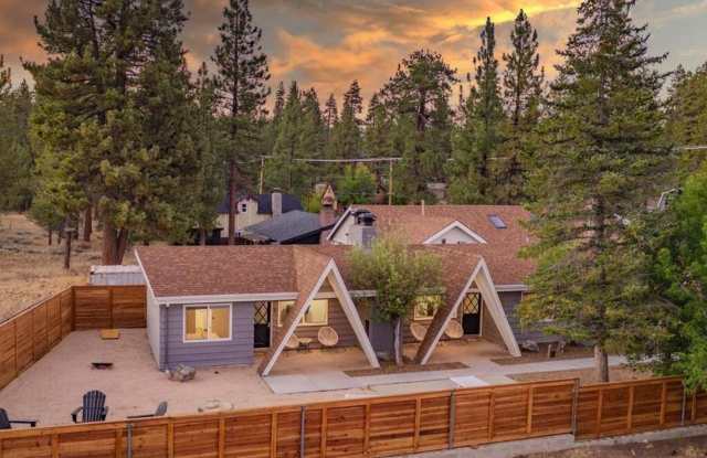 Cozy, Fully Furnished, Two Bedroom Rental- Minutes Away from the Big Bear Lake Front!