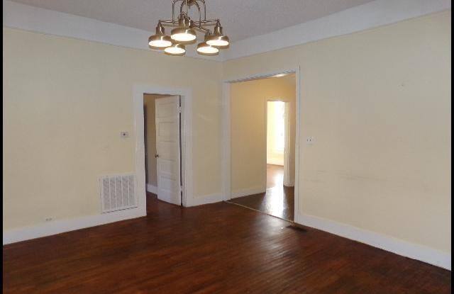 1800 W Short 17th Street