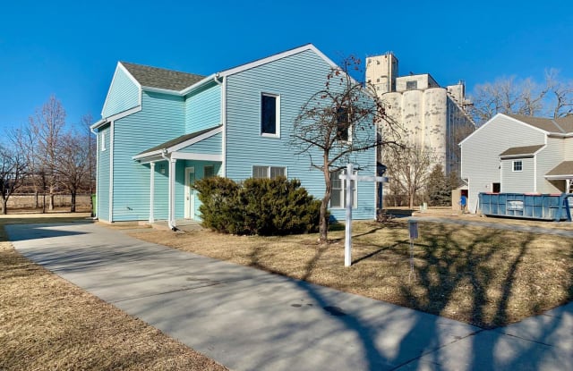 1831 Whittier St - 1831 Whittier Street, Lincoln, NE 68503