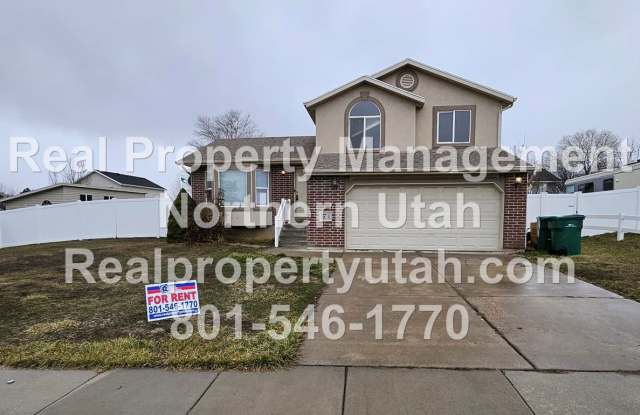 Beautiful 4 Bed 3 Bath Layton Home