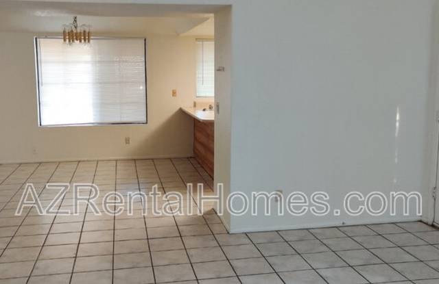 Photo of 819 N College Ave