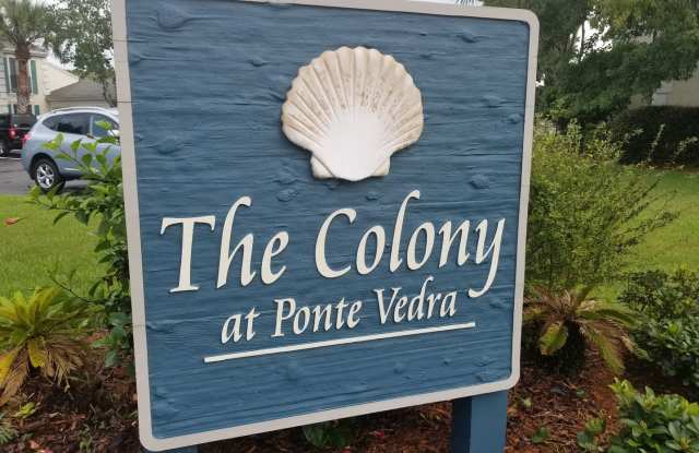 Second story condominium minutes from the beach, J T Butler, restaurants, and shopping