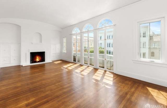 3514 Divisadero Street