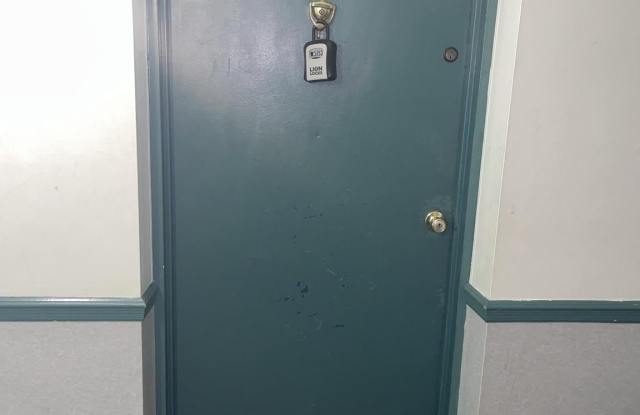 5904-L BAYSHIRE Road unit: L