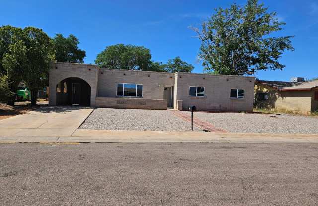 564 E Raymond Drive