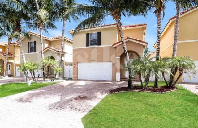 3406 Elizabeth Place North