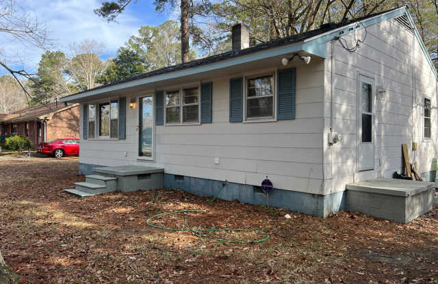 3 bedroom home located off Neuse Blvd