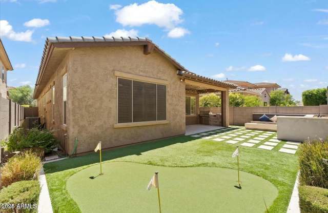 4634 E NAVIGATOR Lane