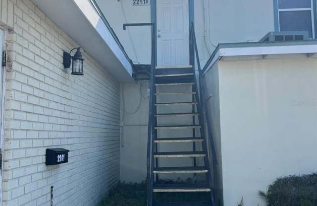 2235 W OLD US HIGHWAY 441