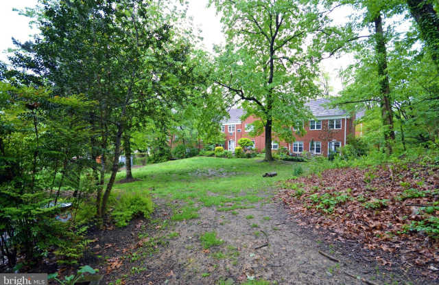 3678 GUNSTON Road unit: 922