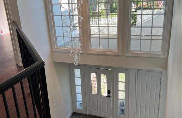 18855 Miranda Street