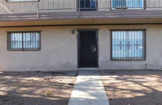 565 S Royal Crest Circle