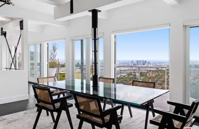 1885 Sunset Plaza Dr