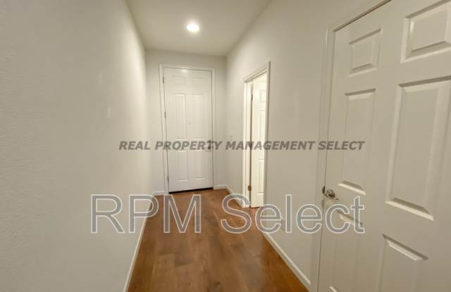 8927 Cobble Crest Dr